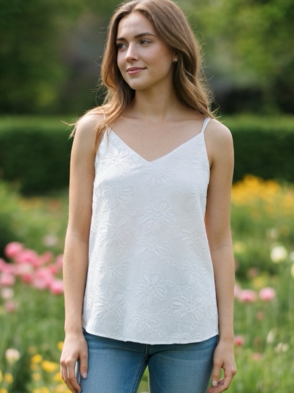 LOFT Petites White Embroidered Floral Cami Tank Top Size MP Quiet Luxury